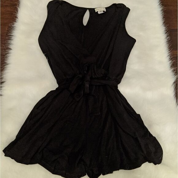Enough About Me black romper size medium new - Picture 1 of 4